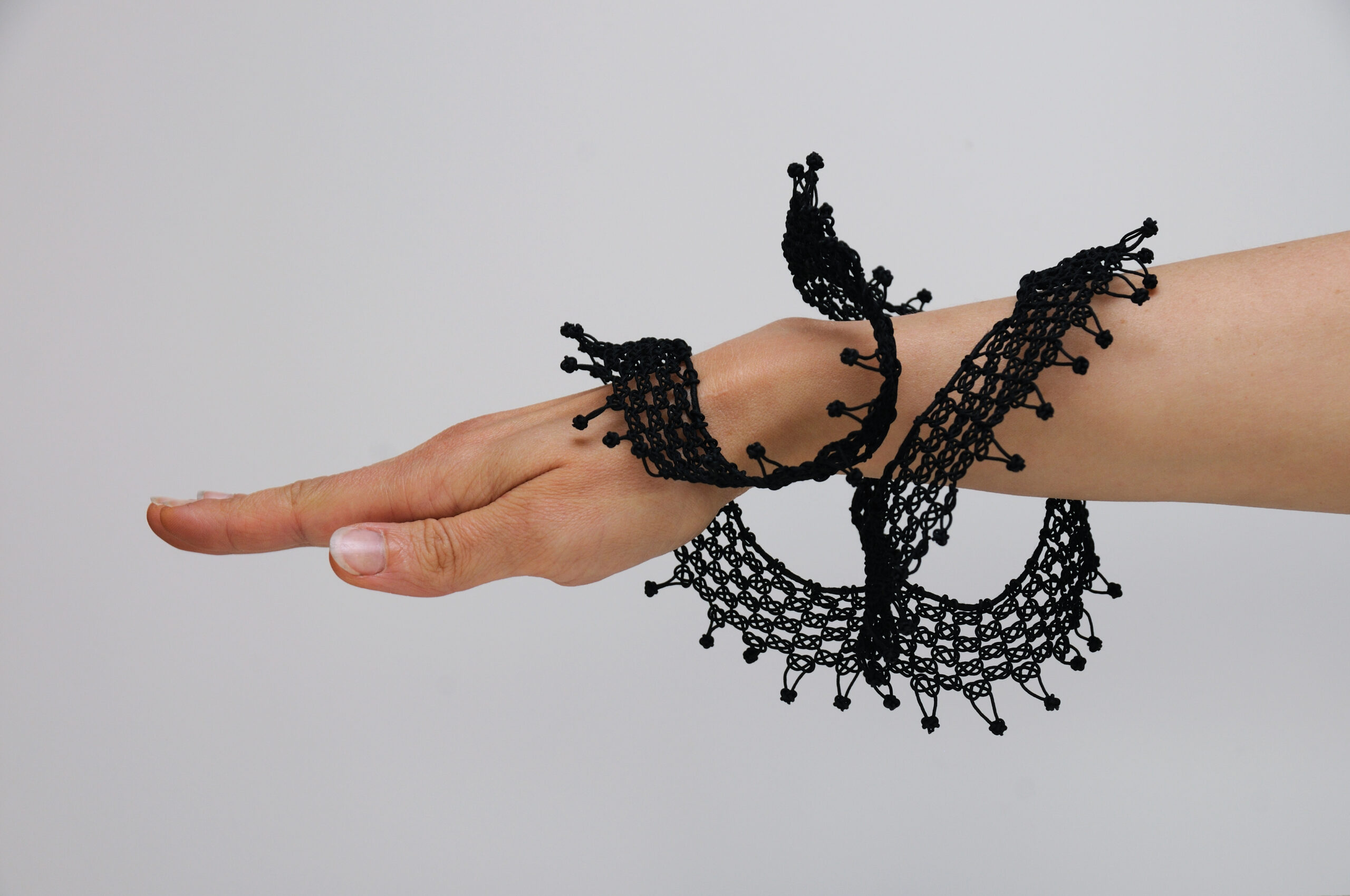 aude tahon bracelet ruban credit photo hortense vinet.