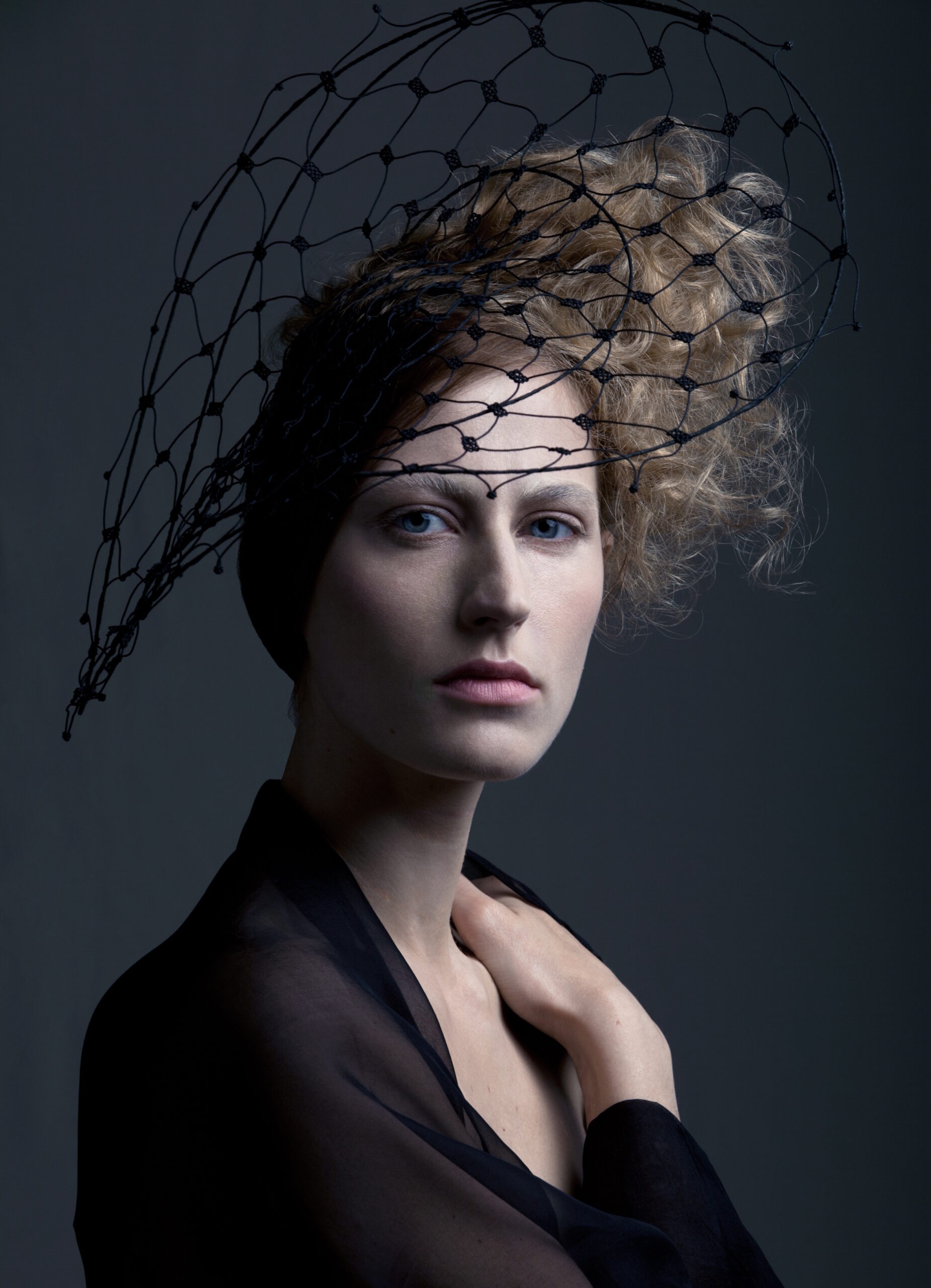 Parure de tête, Nœuds sans fin noir, crédit photo Vasily Veprintsev